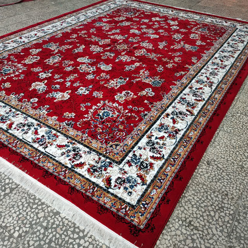 فرش گیلدا لاکی 500 شانه با تراکم 1500، رنگ لاکی زیبا و طراحی دقیق، فرشی ایدهآل برای اتاق نشیمن و پذیرایی