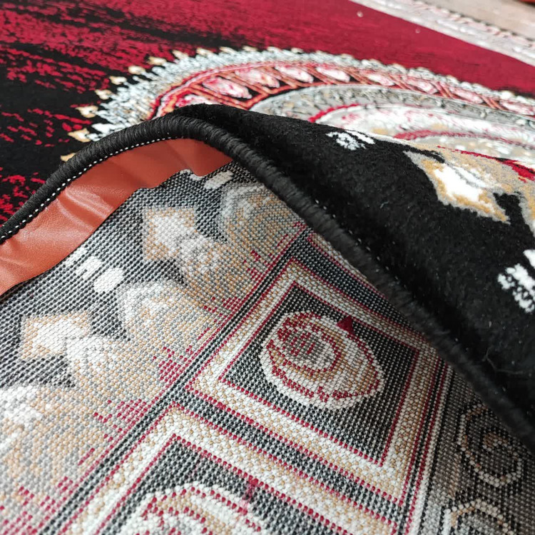 کلوزآپ بافت ریز و دقیق فرش ونیز لاکی ۵۰۰ شانه، با تراکم بالا و وضوح نقشها