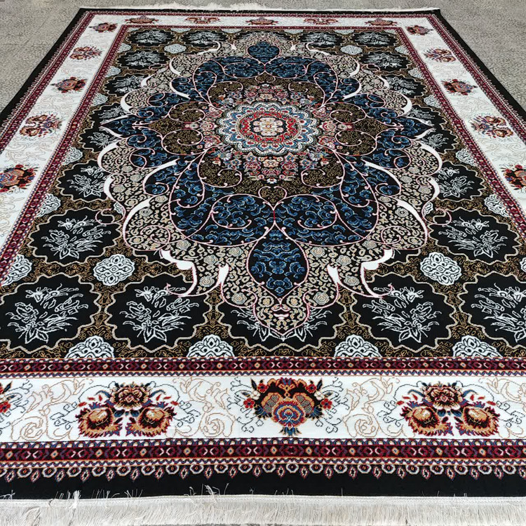 فرش چکاوک سورمهای 500 شانه با طراحی مدرن و رنگهای تیره، مناسب برای تکمیل هر دکوراسیون داخلی. با تراکم 1500 و نخ پلی استر، این فرش هم کیفیت و هم زیبایی را به شما ارائه میدهد.