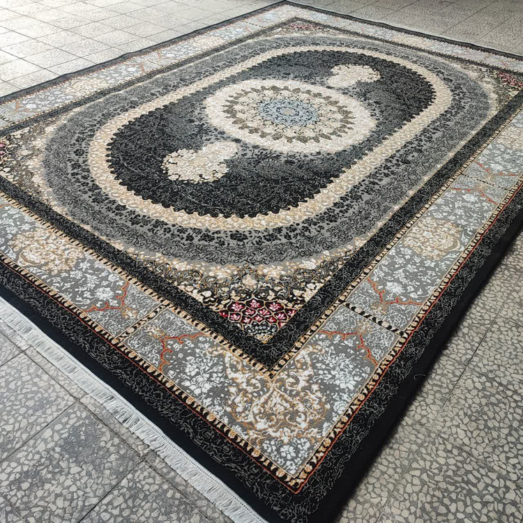 فرش صدرا مشکی 500 شانه تراکم 1500 با طراحی زیبا و رنگ مشکی کلاسیک که به دکوراسیون منزل شما ظاهری شیک و مدرن میبخشد.