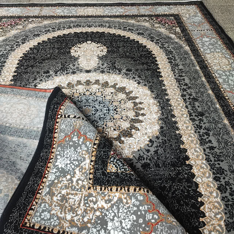 جزئیات طرح و بافت فرش صدرا مشکی 500 شانه، تراکم 1500 با نخ پلی استر که زیبایی و دوام را در کنار هم به ارمغان میآورد