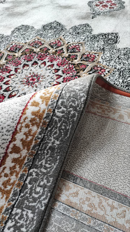 نمای بسته و نزدیک از فرش مرمر صدفی