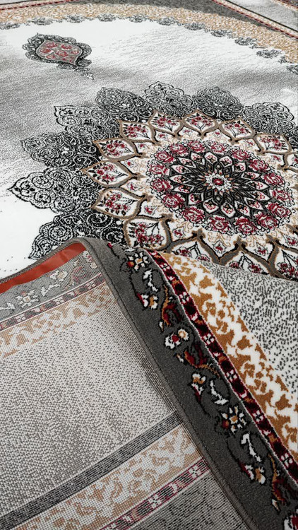 نمای نزدیک فرش بیتا صدفی 500 شانه، طرح صدفی با رنگهای روشن و هماهنگ، مناسب برای فضاهای لوکس و شیک