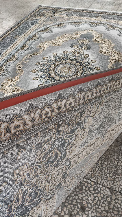 نمای پشت و روی فرش کارن نقره ای