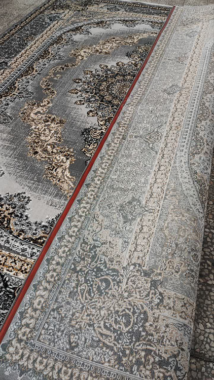 عکس پشت و روی فرش کارن نقره ای