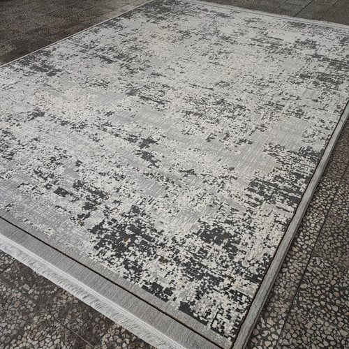 فرش وینتیج طوسی 500 شانه تراکم 1500 با طراحی شیک و رنگهای ملایم طوسی که فضایی آرامشبخش و مدرن به دکوراسیون خانه شما میبخشد