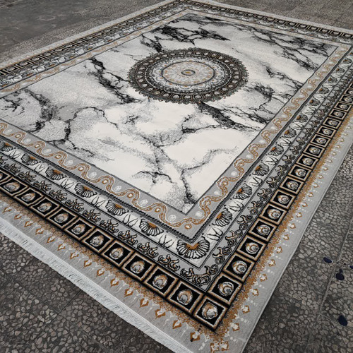 فرش ایتالیا نقرهای 500 شانه با تراکم 1500، رنگ نقرهای زیبا و طرحهای هندسی مدرن، مناسب برای دکوراسیونهای مدرن و کلاسیک. نخ پلیاستر با کیفیت بالا برای دوام بیشتر."