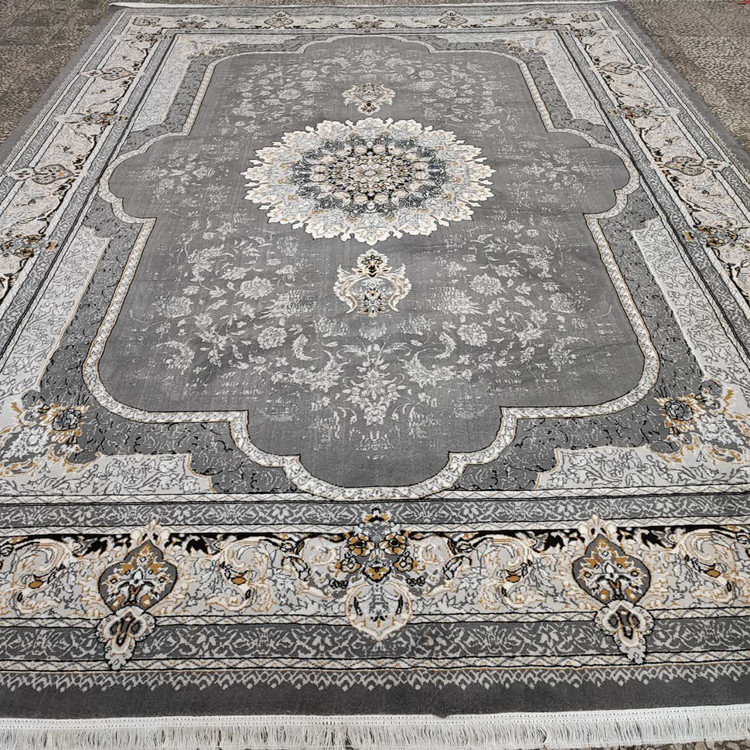 فرش سرور فیلی 500 شانه با رنگ خاکی و طرحهای زیبا، مقاوم در برابر سایش و شستشو، مناسب برای فضاهای پر تردد.