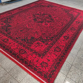 فرش هریس لاکی 500 شانه با طراحی سنتی و رنگهای دلنشین قرمز و کرم، با نخ پلی استر مقاوم و قابل شستشو